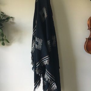 Aritzia Wilfred Blanket Scarf